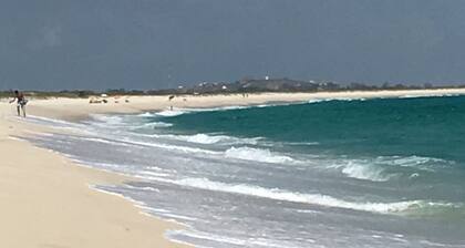 APT 2 bedroom/sleep 5, 5 min walk to beach at Surf's capital Itauna/Saquarema/BR