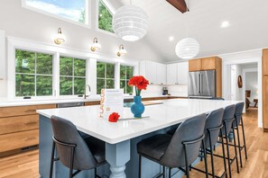 Coffee/tea maker, fridge, microwave, oven - St. Michaels Waterfront Home with Pool (Saint Michaels)