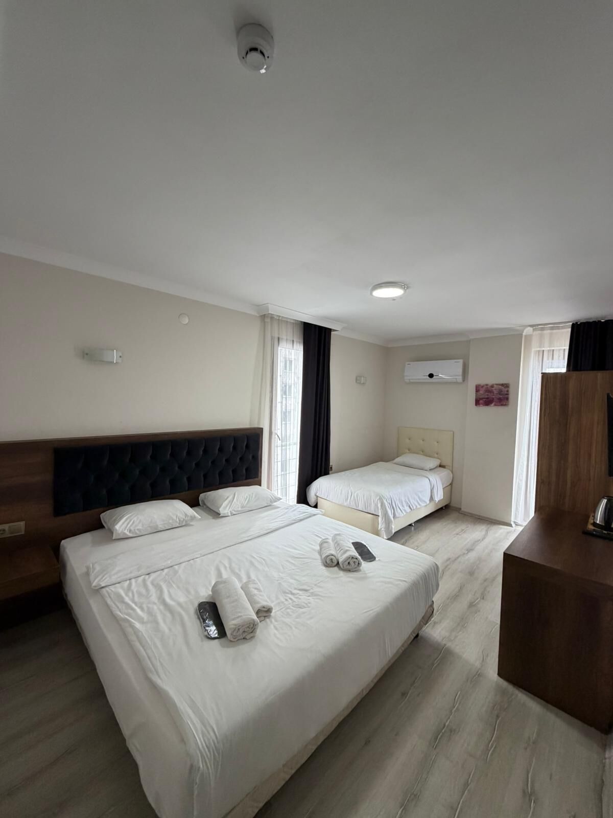 Triple Room, Balcony | Desk, laptop workspace, free WiFi