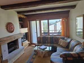 TV - Nice apartment for 5 people with pool, WIFI, TV and balcony (Laax)