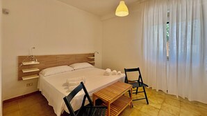 Unclassified image, 5 of 25, button - Stunning  villa for 7 people with A/C, WIFI, TV, patio, pets allowed and panoramic view (Punta Bracetto)