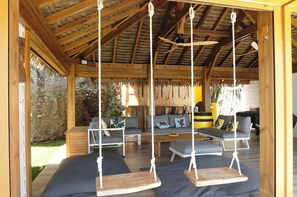 Terrace/patio - VILLA MANA - 6-bedrooms with AC, pool, jacuzzi, overlooking the Caribbean Sea (Gourbeyre)