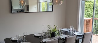 Cozy full home in Laval - 5mn from Golf, access to airport, Montreal