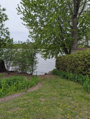 Property grounds - Cozy full home in Laval - 5mn from Golf, access to airport, Montreal (Laval)
