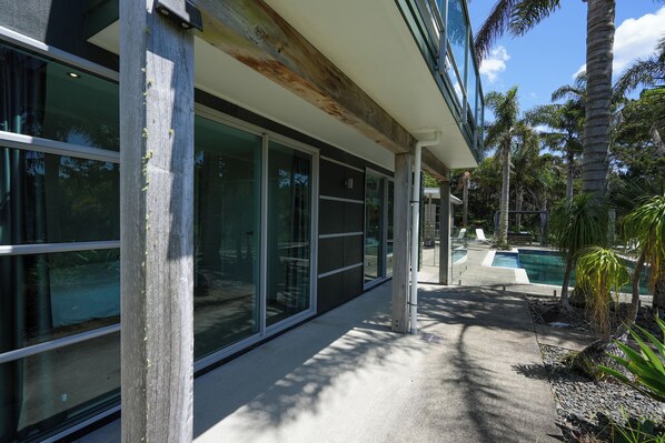 Property grounds - Rest+Lush Bush+Pool+ Spa+BBQ+Private (North shore)