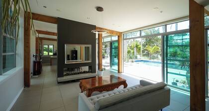Rest+Lush Bush+Pool+ Spa+BBQ+Private