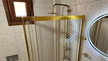 Junior Suite, Balcony, Mountain View | Bathroom | Shower, free toiletries, hair dryer, towels