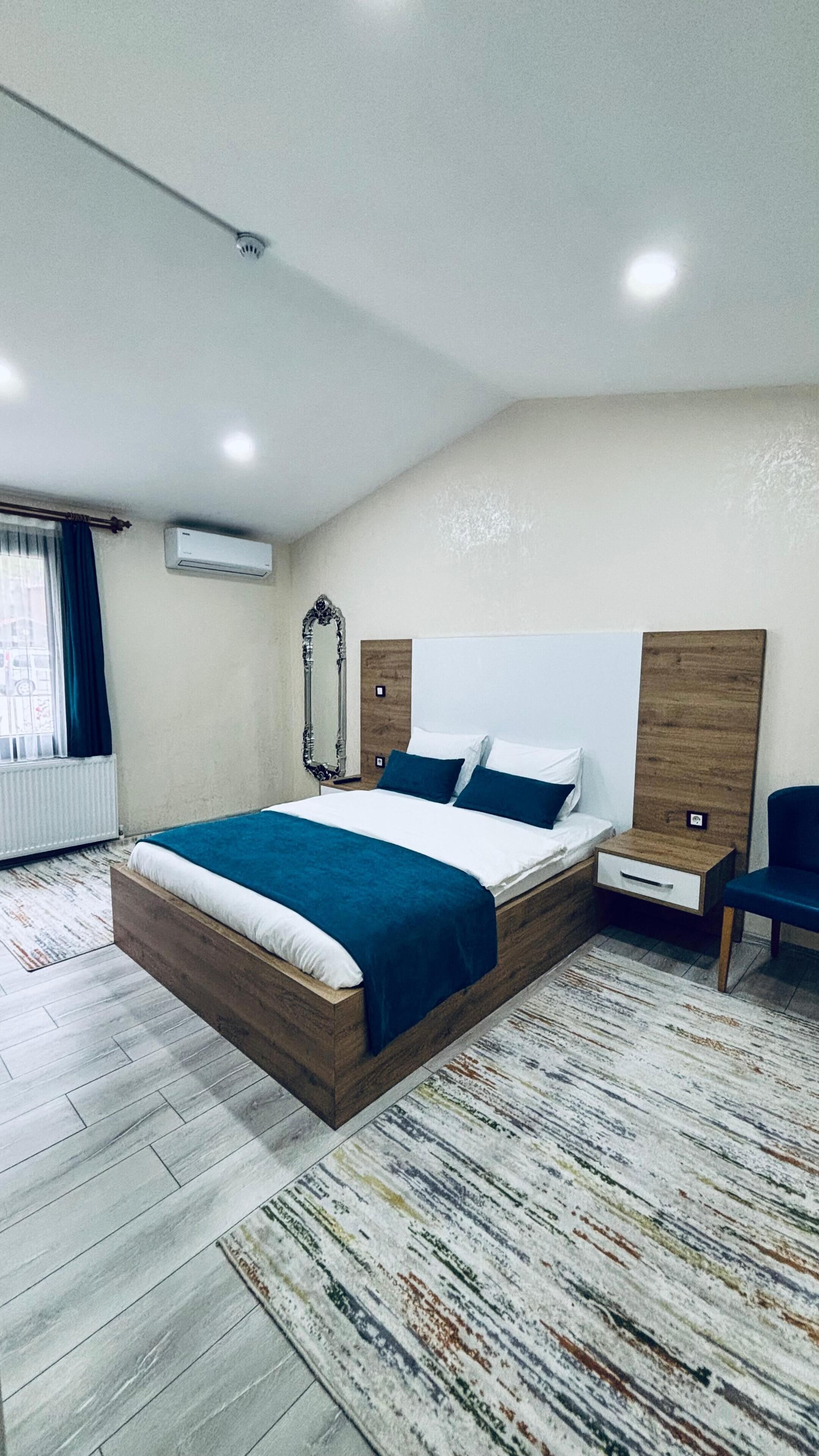 Comfort Bungalow | Dihias secara berasingan, dilengkapkan perabot secara berasingan, meja 