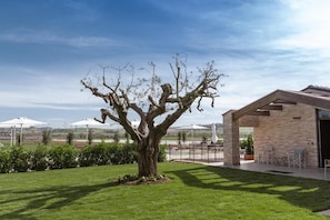 Villa Deluxe, patio, vista a la colina | Áreas de la propiedad