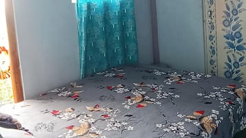 2 bedrooms, bed sheets