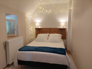 Iron/ironing board, free WiFi, bed sheets - Vrbo Property (Saint-Gervais-en-Vallière)