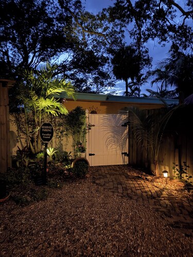 Jupiter Inlet room, walk to everything