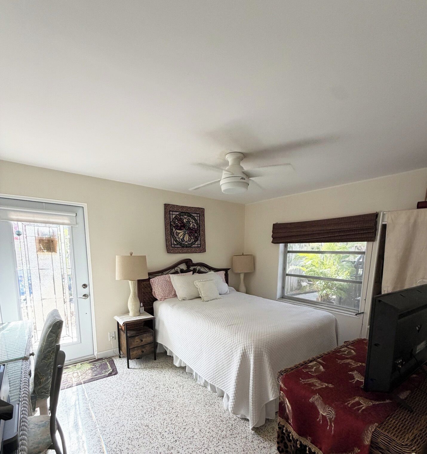 1 chambre, fer et planche à repasser, Wi-Fi, draps fournis