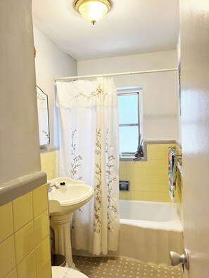 Bathroom - Jupiter Inlet room, walk to everything (Jupiter)