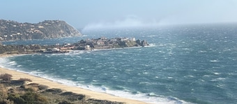 Charming little gem with breathtaking views of the sea.