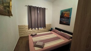 WiFi, bed sheets - Vrbo Property (Vir)