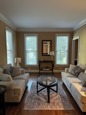 Smart TV - Cozy luxe Durham escape (Durham)