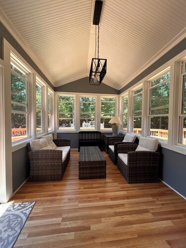 Cozy luxe Durham escape