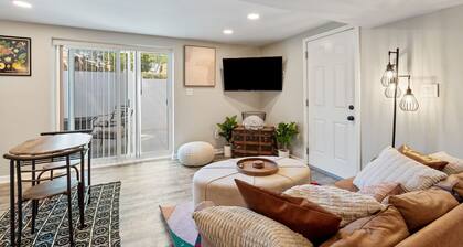 1-bedroom apartment with AC/fire pit outdoor entertainment in Lewisville
