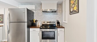1-bedroom apartment with AC/fire pit outdoor entertainment in Lewisville