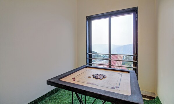 Game room - Dreamworld Mahabaleshwar By Zen Nest (Mahabaleshwar)