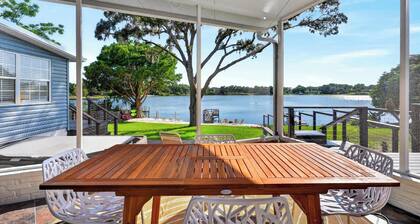 Lakefront Retreat w/ Hot Tub, Kayaks & Beach