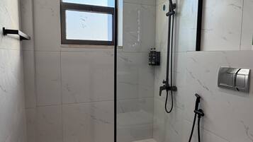 Apartment, 1 Bedroom, Accessible, Smoking | Bilik Mandi