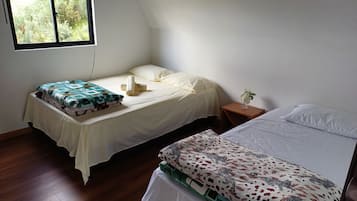 2 bedrooms, WiFi (free), bed sheets