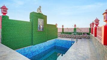 House | Pool