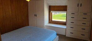 4 bedrooms, free WiFi, bed sheets - Waterfront, Serene 4-Bedroom House on Ahnapee River with Boat Dock/Slip (Algoma)