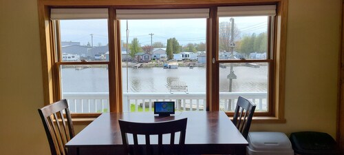 Waterfront, Serene 4-Bedroom House on Ahnapee River with Boat Dock/Slip