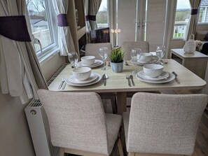 Dining - Modern Caravan 63 The Lea | Luxury Cornwall Holiday at Trevella Holiday Park (Crantock)