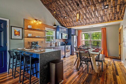 The Old Fashioned — Bourbon Country Lake Retreat, Hot Tub