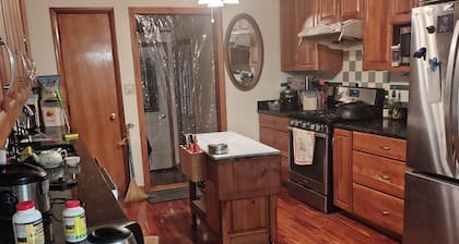 Charming 1-bedroom house in Burlington perfect for a cozy getaway