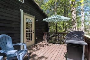 Terrace/patio - The Barn at Oak Street Inn (Brevard)