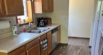 Beautiful 2-bedroom home with AC in charming Holcombe
