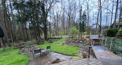 Cozy 2-bedroom Cabin located 20 Minutes from Cooperstown All Star Village