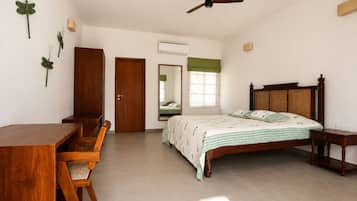 Courtyard lower level rooms | Premium bedding, individually decorated, individually furnished, desk
