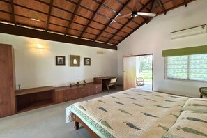 Kamar Double, pemandangan kebun | Meja kerja dan Wi-Fi gratis