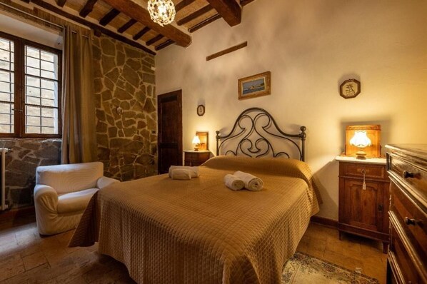 Standard Double Room | Free WiFi - PALAZZO DEL CARDINALE (Montalcino)
