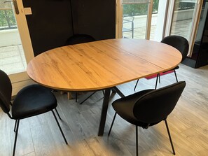 Dining - Vrbo Property (Rueil-Malmaison)