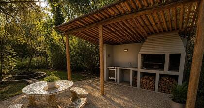 Rustic Cabin in Dique Luján with Grill and Fireplace