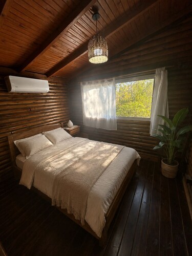 Rustic Cabin in Dique Luján with Grill and Fireplace