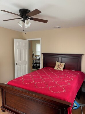 Iron/ironing board, WiFi, bed sheets - Modern comfort meets Historic charm - 1 bedroom independent apartment (Jacksonville)