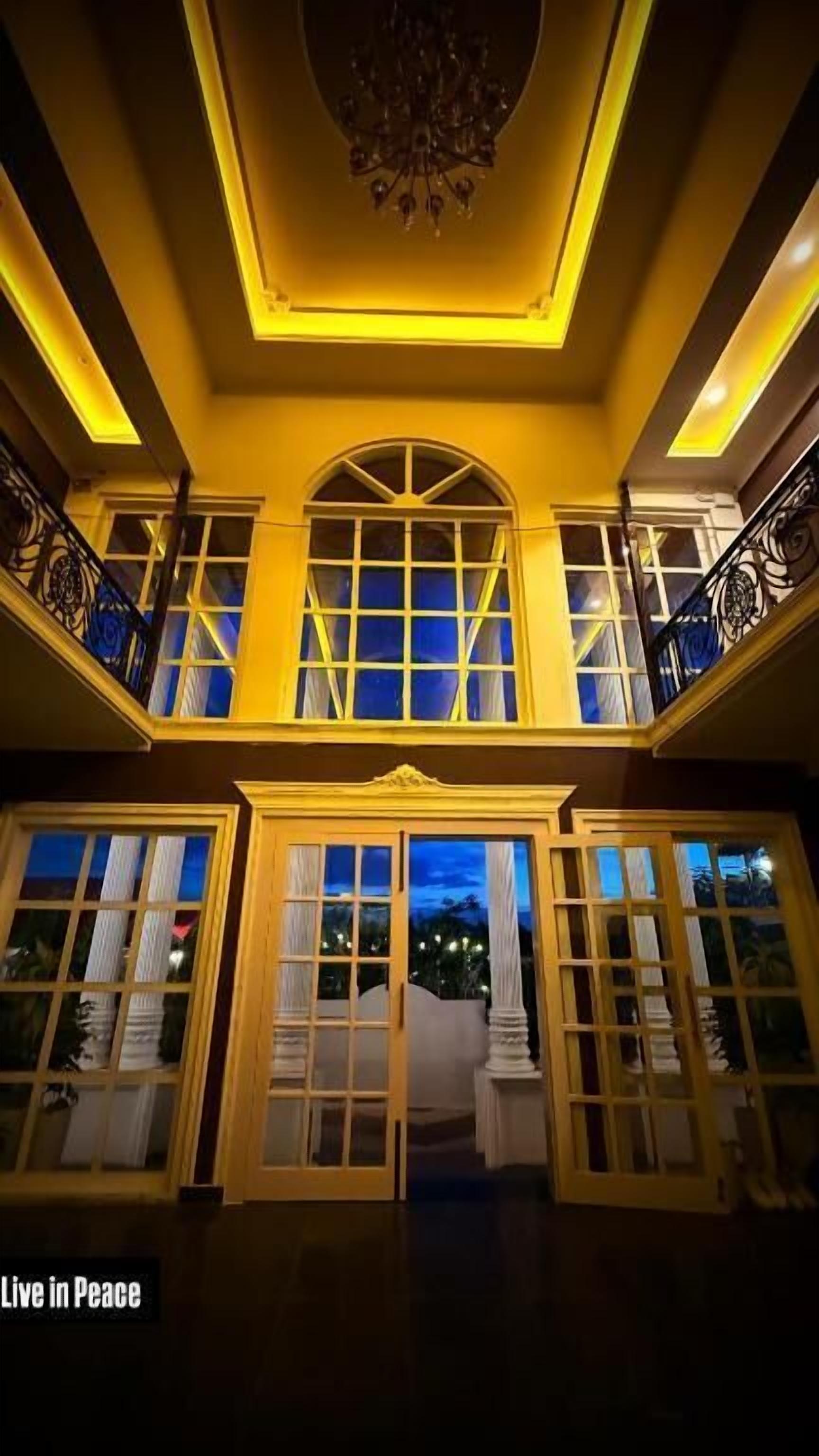 Luxury Double Room, Balcony, Pool View | Interior