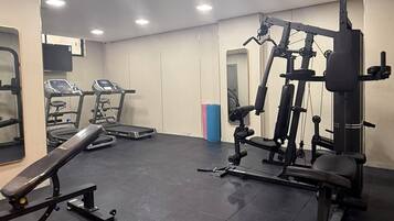 Apartment, 1 Bedroom, Accessible, Smoking | Fitness facility