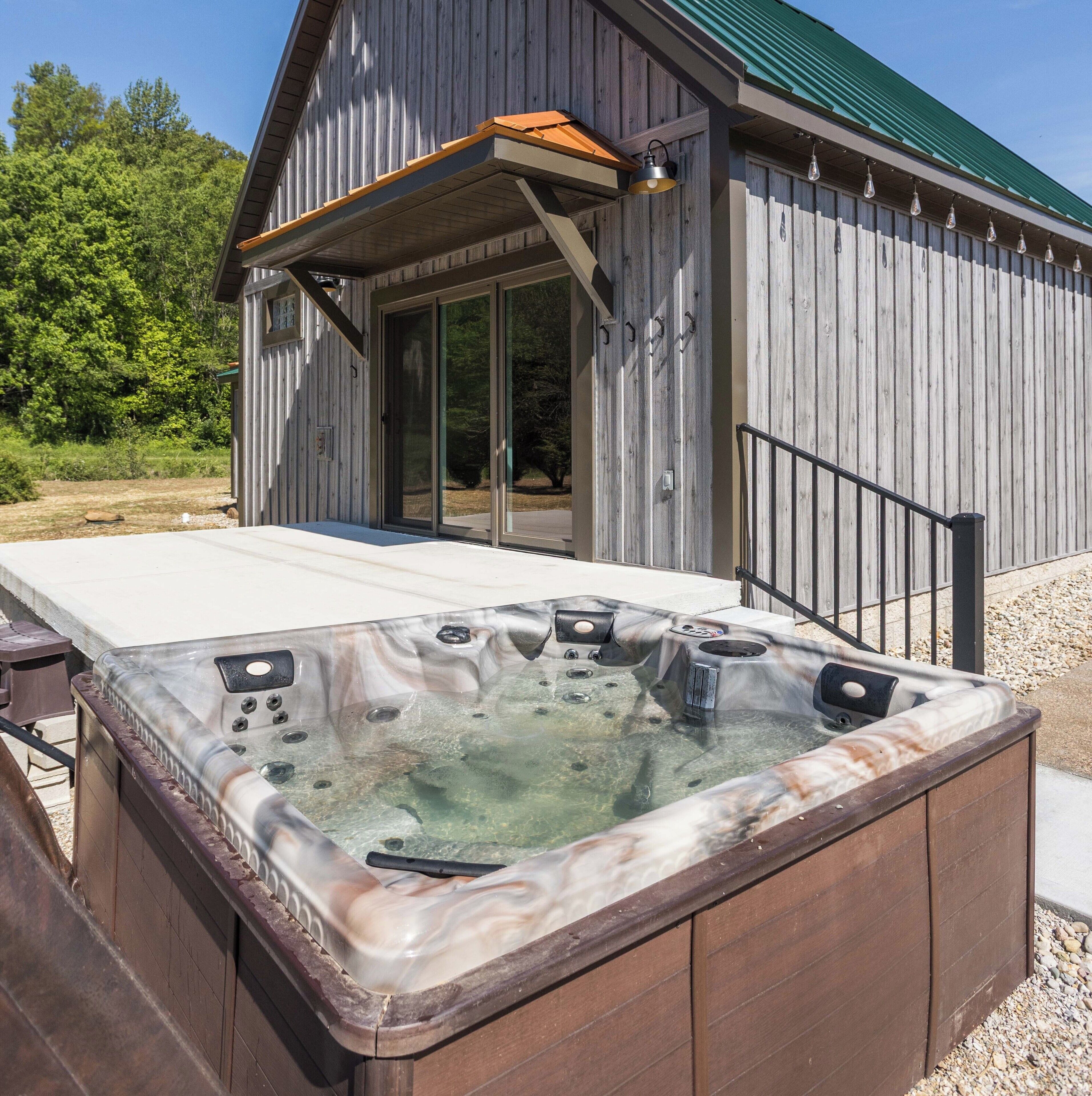 Outdoor spa tub