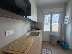 Fridge, microwave, oven, dishwasher - Charming house near the sea - 4 guests (Narbonne)