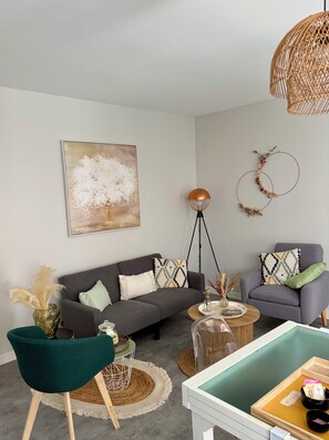 Living area - Vrbo Property (Meschers-sur-Gironde)