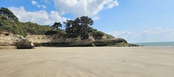 House with garden 500 metres from the beach